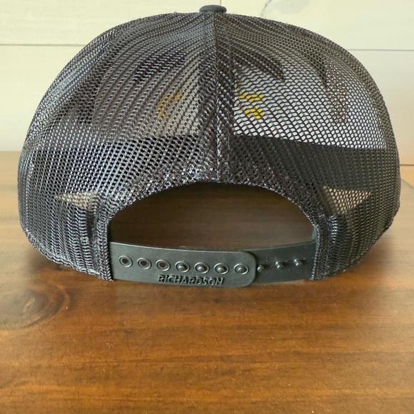 Adult Rio 7 Panel Mesh Hat - Picture 3 of 4